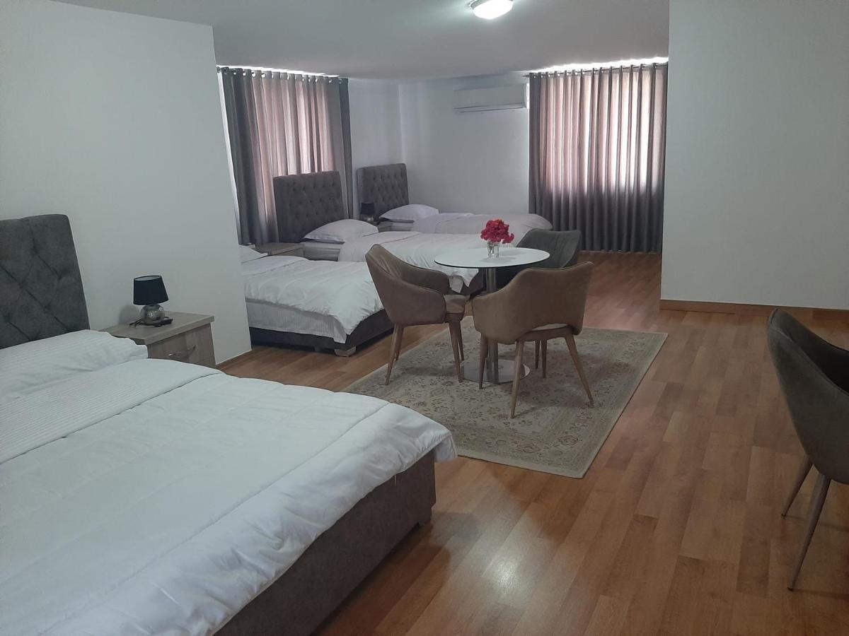 Hotel Vila Arbri Berat Exterior photo