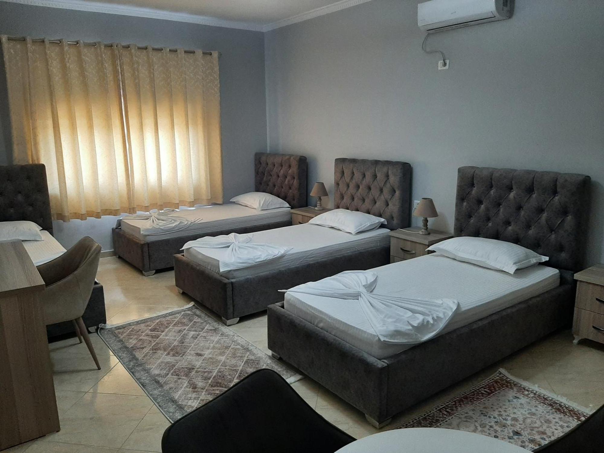 Hotel Vila Arbri Berat Exterior photo