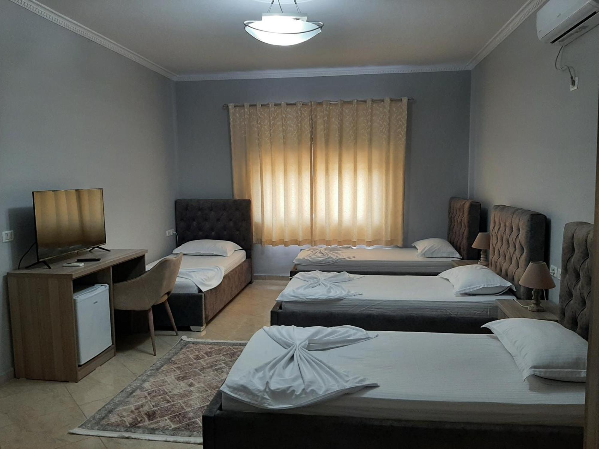 Hotel Vila Arbri Berat Room photo
